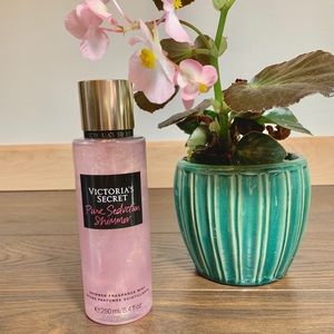 Victoria’s Secret NWOT Pure Seduction Shimmer Mist